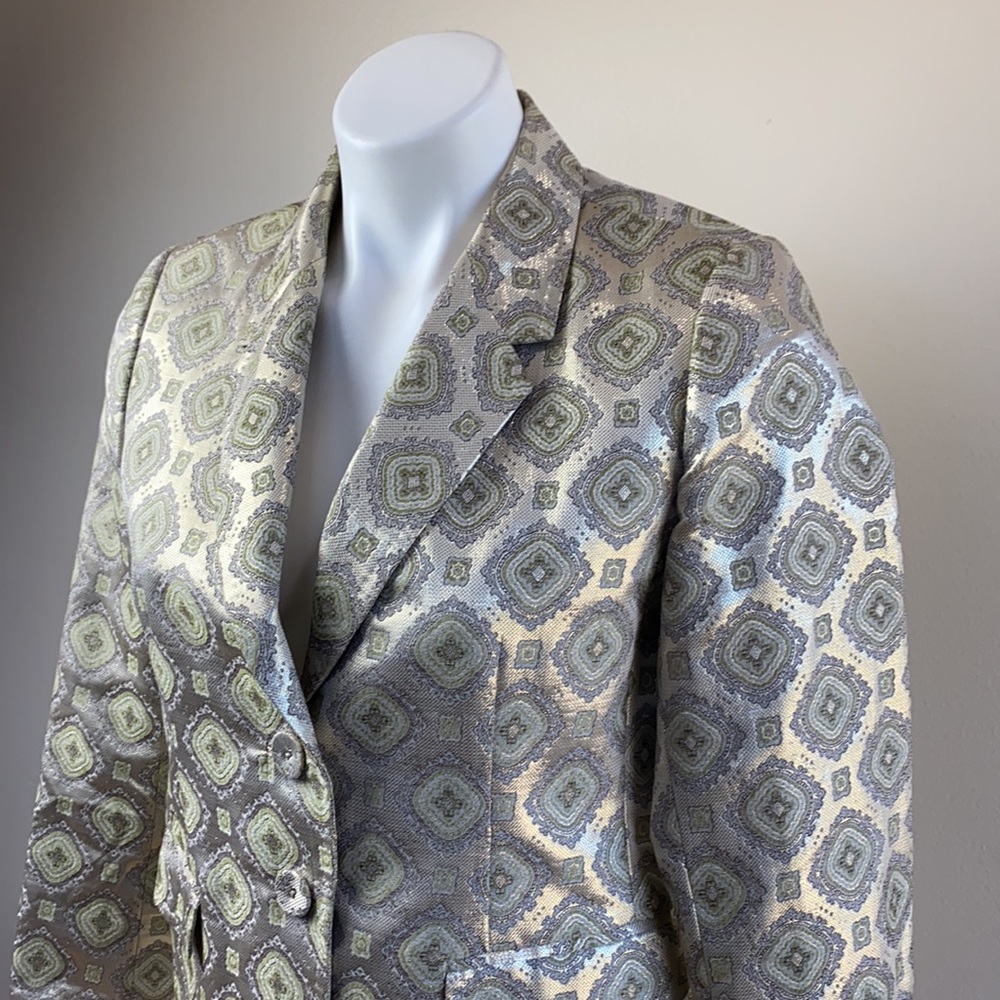 Women’s Patterned Jacquard Blazer - Green Metallic - Picture 4 of 16